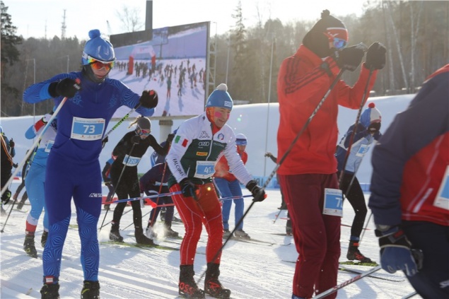 Полторы тысячи красноярцев приняли участие в спортивном фестивале «На лыжи!»