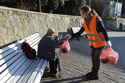 Путин предложил подумать о введении талонов для бедных