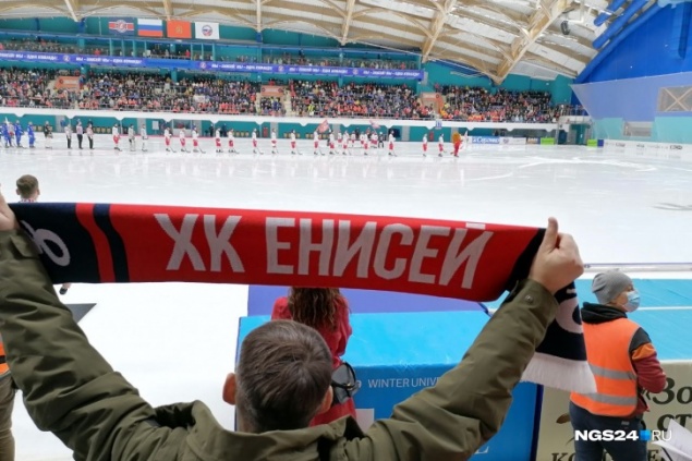 «Енисей» стал чемпионом России по бенди, обыграв в домашнем финале московское «Динамо»