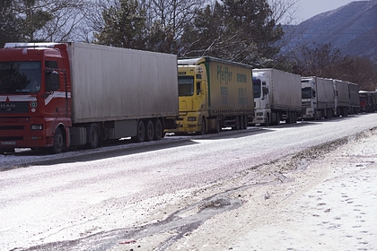 На границе России произошла смертельная драка дальнобойщиков