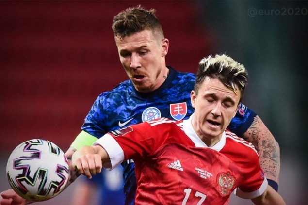 Сборная России по футболу проиграла словакам на отборочном турнире ЧМ-2022