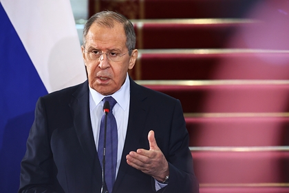 Лавров заявил о работе России над отказом от западных платежных систем