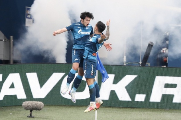 «Зенит» разгромил «Локомотив» и досрочно выиграл чемпионат России по футболу