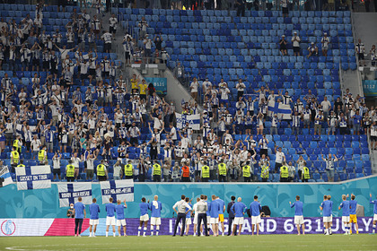 Сотни финских фанатов заразились коронавирусом после поездки на Евро в Россию