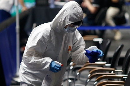 Прививки от коронавируса в США сделала половина населения