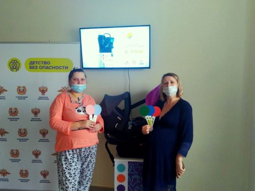 В перинатальном центре Ачинска будущих мамочек обучают безопасной перевозке детей