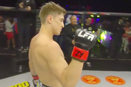 Непобежденный боец MMA нокаутировал соперника за 13 секунд