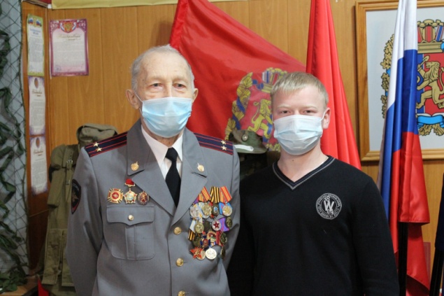 В День Героев Отечества ветераны МВД провели урок мужества для ачинских студентов