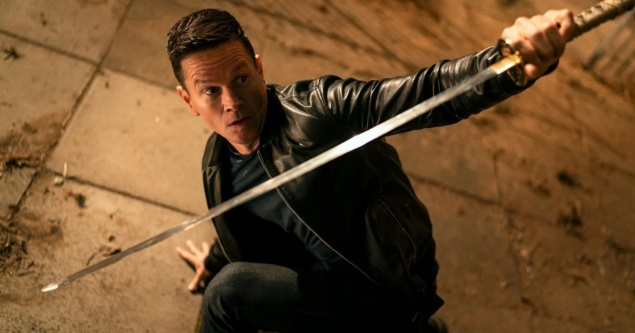 Бесконечность (2021) - Фантастический боевик с Марком Уолбергом