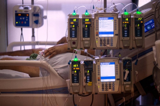 В США впервые умер пациент с омикрон-штаммом