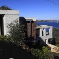 Привязавшего муляж бомбы к шее девушки австралийца посадили на 13 лет