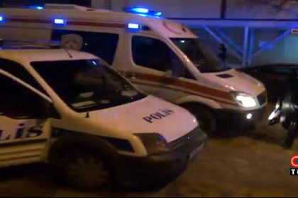 В правительственном квартале Анкары произошло два взрыва