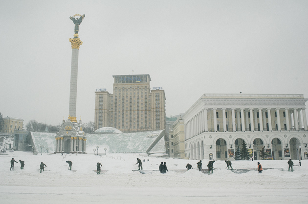 Сорок миллионов тонн снега. Снегопад превратил Киев в «блокадный город».