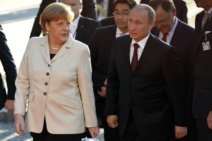 Меркель вступилась за некоммерческие организации в России