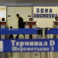 Росавиация запретила проносить жидкости на борт во всех аэропортах