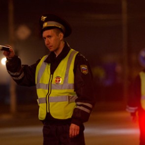 Сотрудникам ГИБДД разрешат останавливать дипломатов