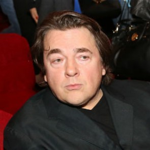 Эрнст пригрозил Земфире судом