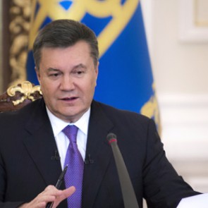 Янукович прилетел в Ростов-на-Дону