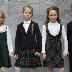 Единую школьную форму не смогут ввести в 2014 году