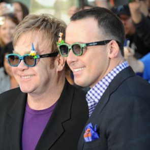 Элтон Джон вступит в официальный брак