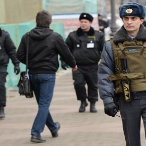 Полицейским хотят разрешить стрелять на поражение в людных местах