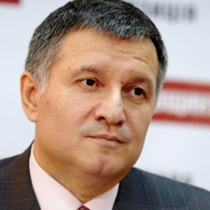 Вооруженные люди окружили Верховную Раду