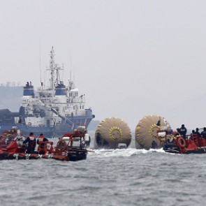 Число жертв крушения парома «Севоль» превысило 100 человек