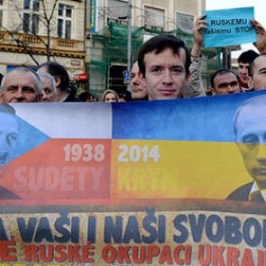 В изоляцию России от Запада верят 32 процента россиян