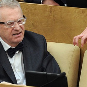 Госдума обязала Жириновского извиниться перед журналистами