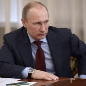 Путин велел сократить разрыв в зарплатах начальства и подчиненных в госкомпаниях