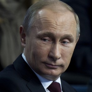 Путин пока не будет отвечать на санкции Запада