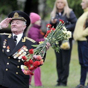Путин утвердил пожизненное обеспечение для живущих в Прибалтике ветеранов войны