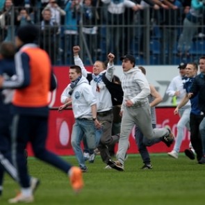 Болельщики сорвали игру «Зенита» и «Динамо»