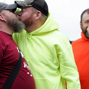 Мэрия Москвы запретила марш бородатых женщин и мужчин