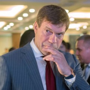 Неизвестные захватили бумажную фабрику Царева в Днепропетровске