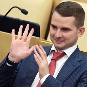 ЛДПР научит Дещицу дипломатическому этикету