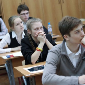 Работы ЕГЭ с высокими баллами проверят еще раз