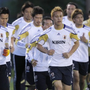 Сборная Греции в меньшинстве удержала ничью в матче с Японией