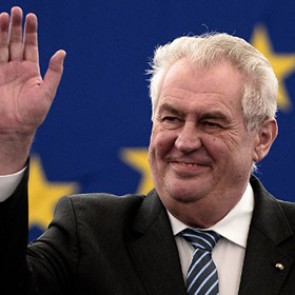 Президент Чехии предложил отменить визы для россиян