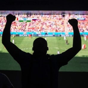 Депутат предложил убрать рекламу с платных телеканалов