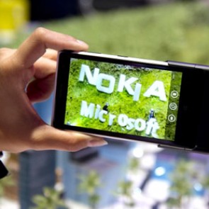 Microsoft переименует свои смартфоны