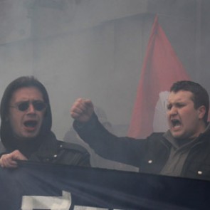 Консульство США в Петербурге забросали дымовыми шашками