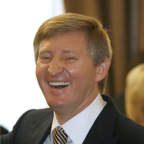 Ахметов выступил против бомбежки Донецка