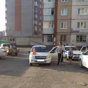 В Абакане ищут водителя BMW, который сбил подростка и скрылся