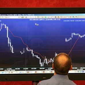 Санкции будут тормозить экономику России в ближайшие два года