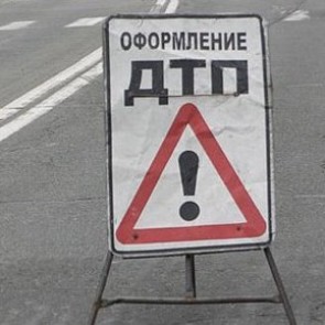 Минусинец на грузовике разбился на трассе в Хакасии