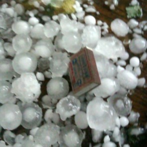 Крупный град побил машины и стёкла домов в Горном Алтае