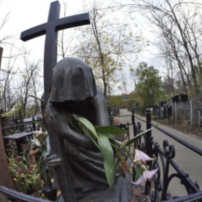 В России предложили разрешить частные кладбища