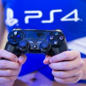 Sony продала более 10 миллионов приставок PlayStation 4