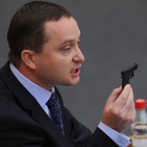 В Госдуме предложили лишать пособий привередливых беженцев